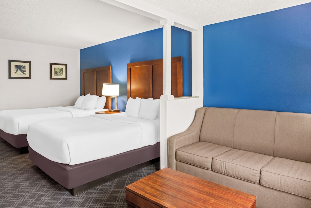 Comfort Inn & Suites Walterboro I-95 26/63