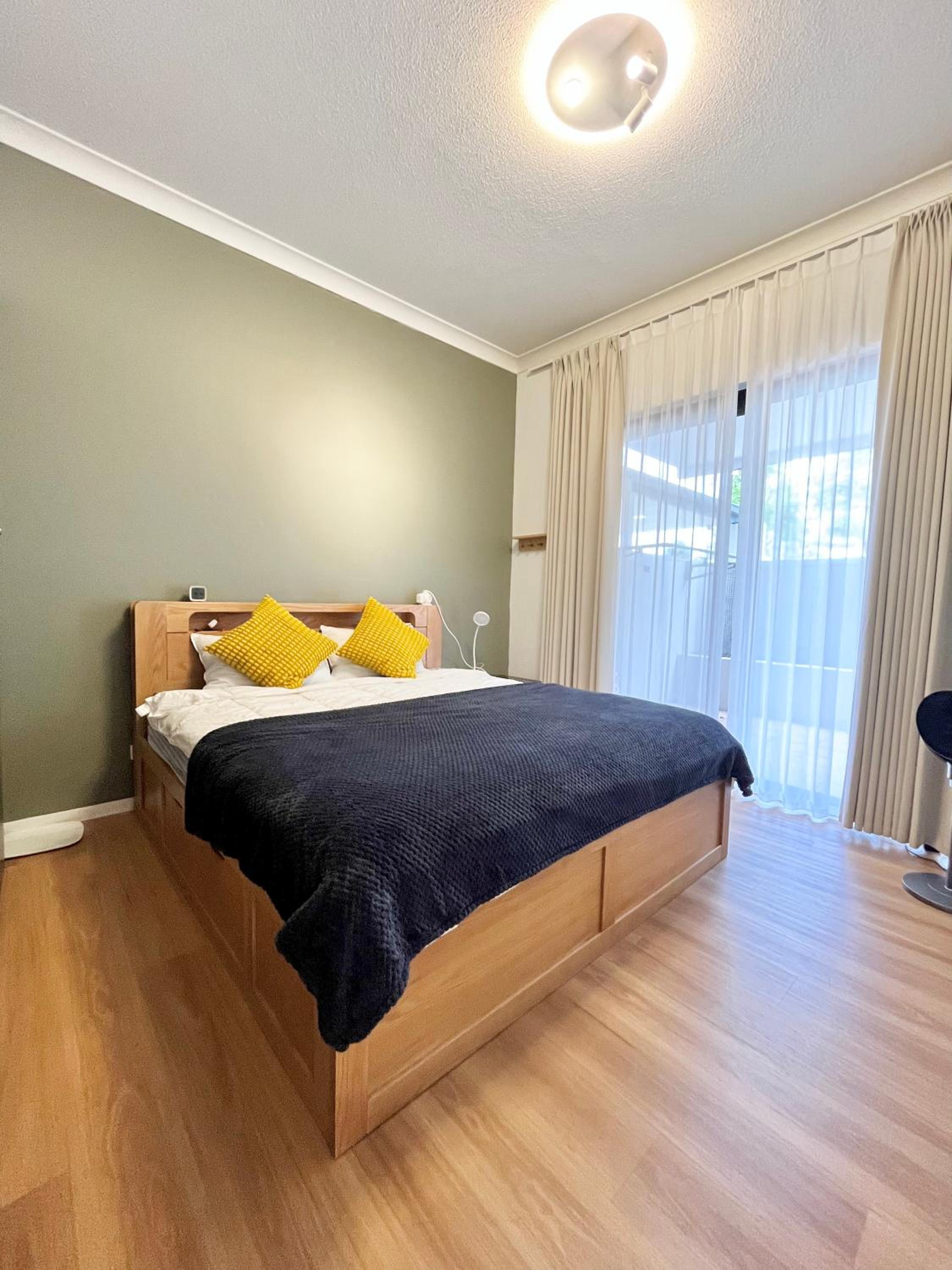 2 Bedrooms, Garden, Family, Apartment