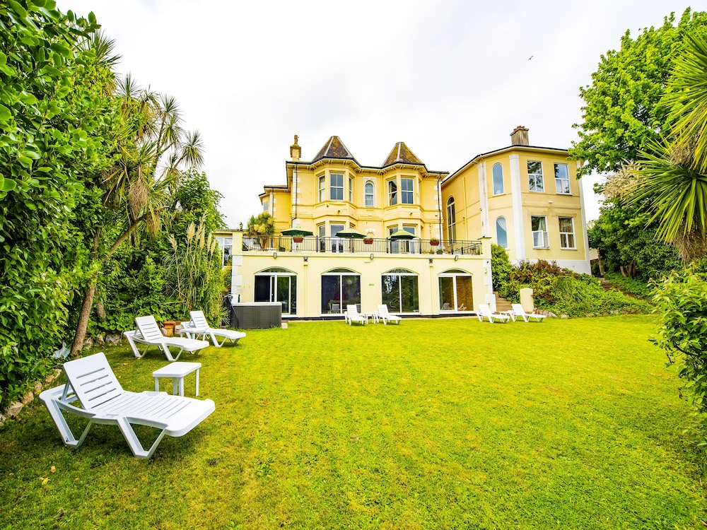 Crofton House Hotel 55/68