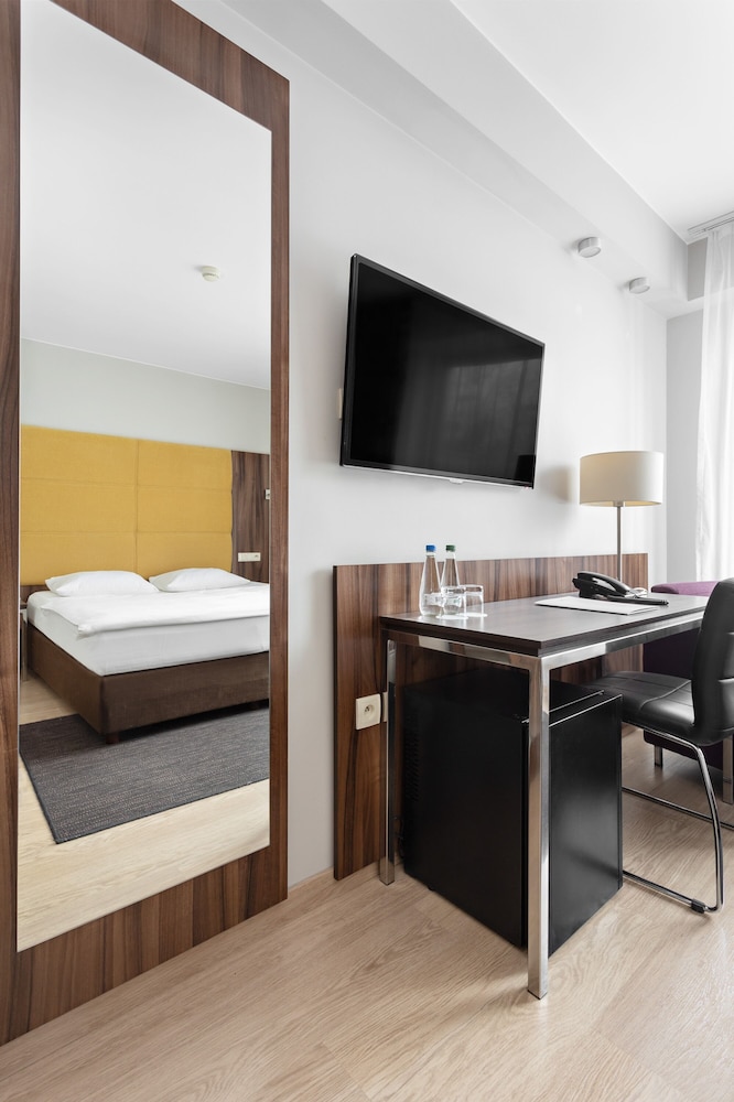 HOTEL MODERNO 32/63