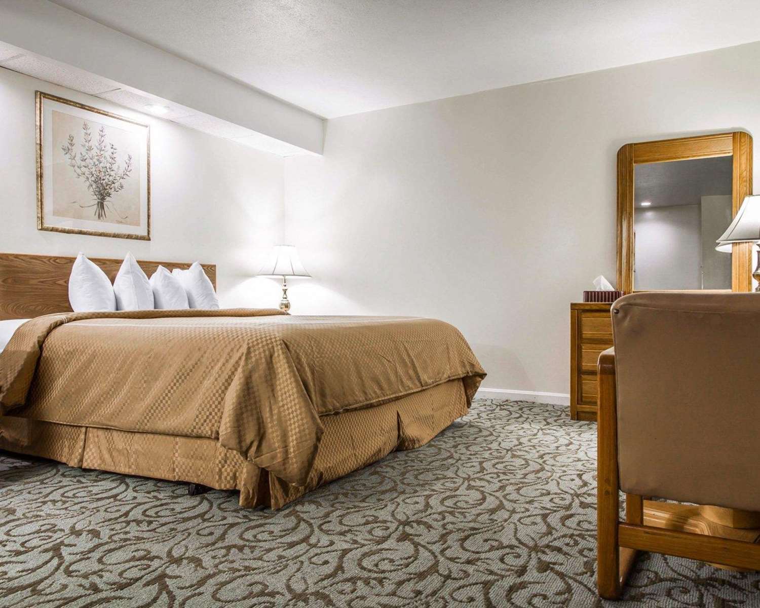 غرفة بسرير كينج، Classic Inn Saco Me 2/2