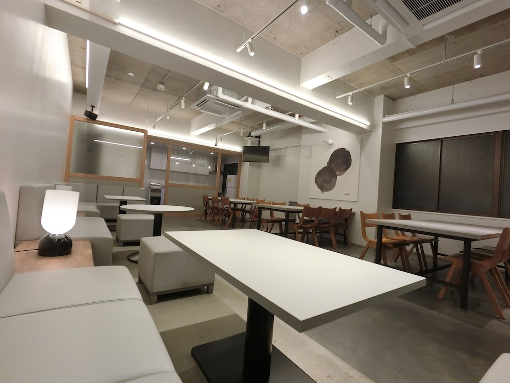 White Hostel Shinsaibashi 43/50