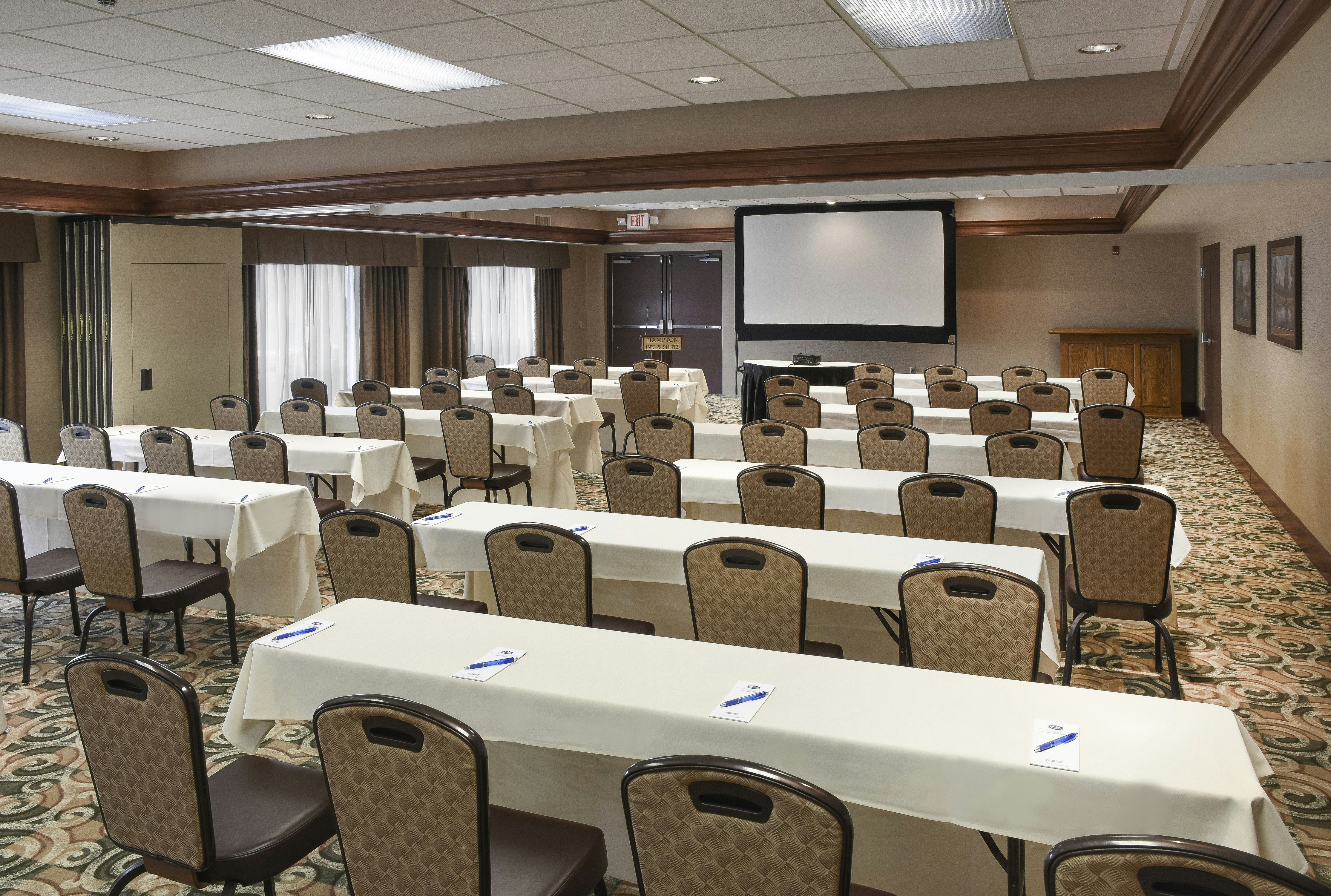 Hampton Inn & Suites Youngstown - Canfield 32/39
