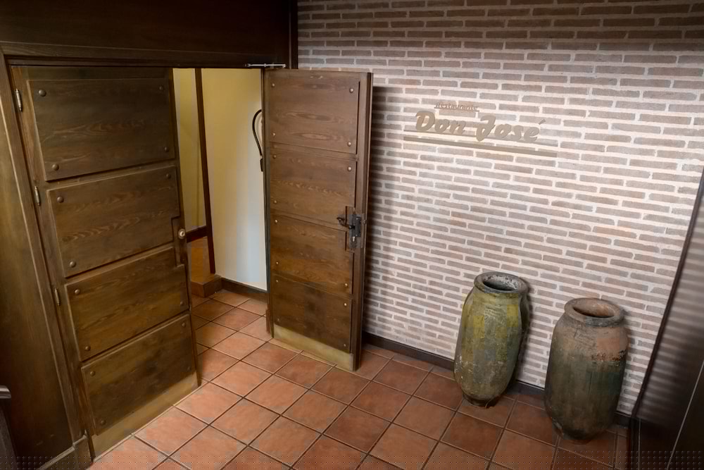 Hostal Torrejon 8/63
