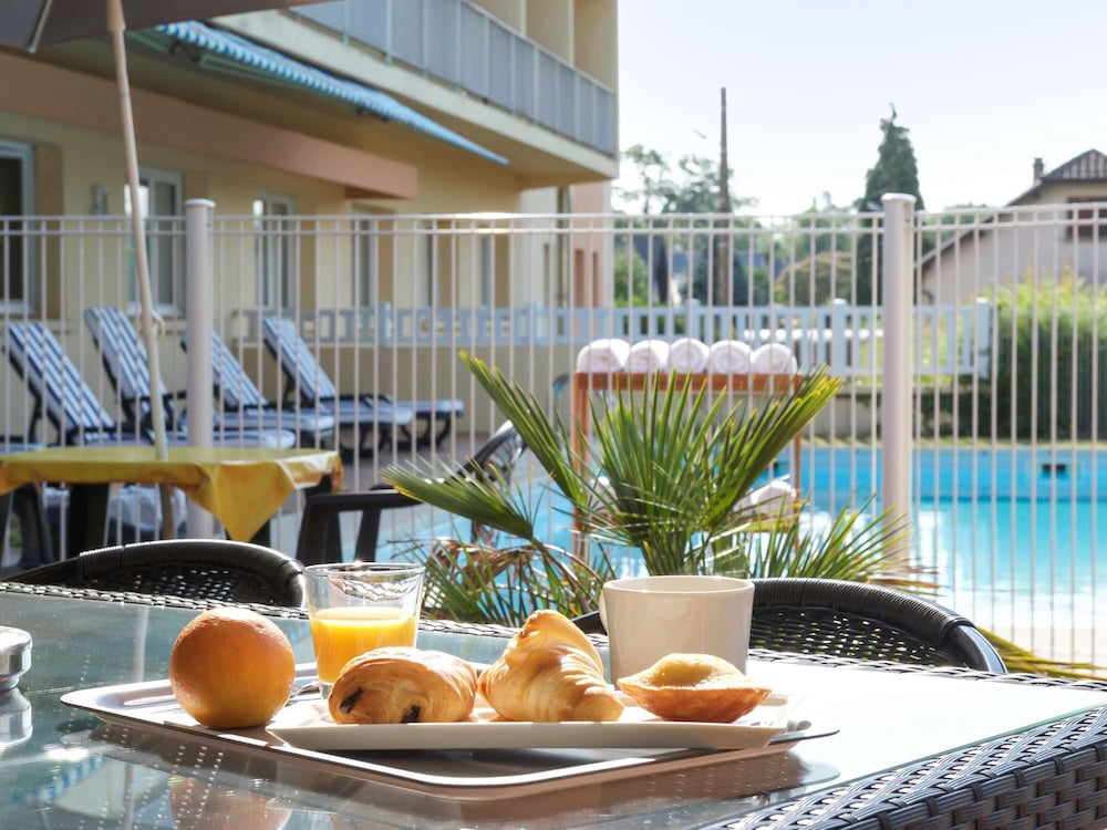 Ibis Tarbes Odos 49/64