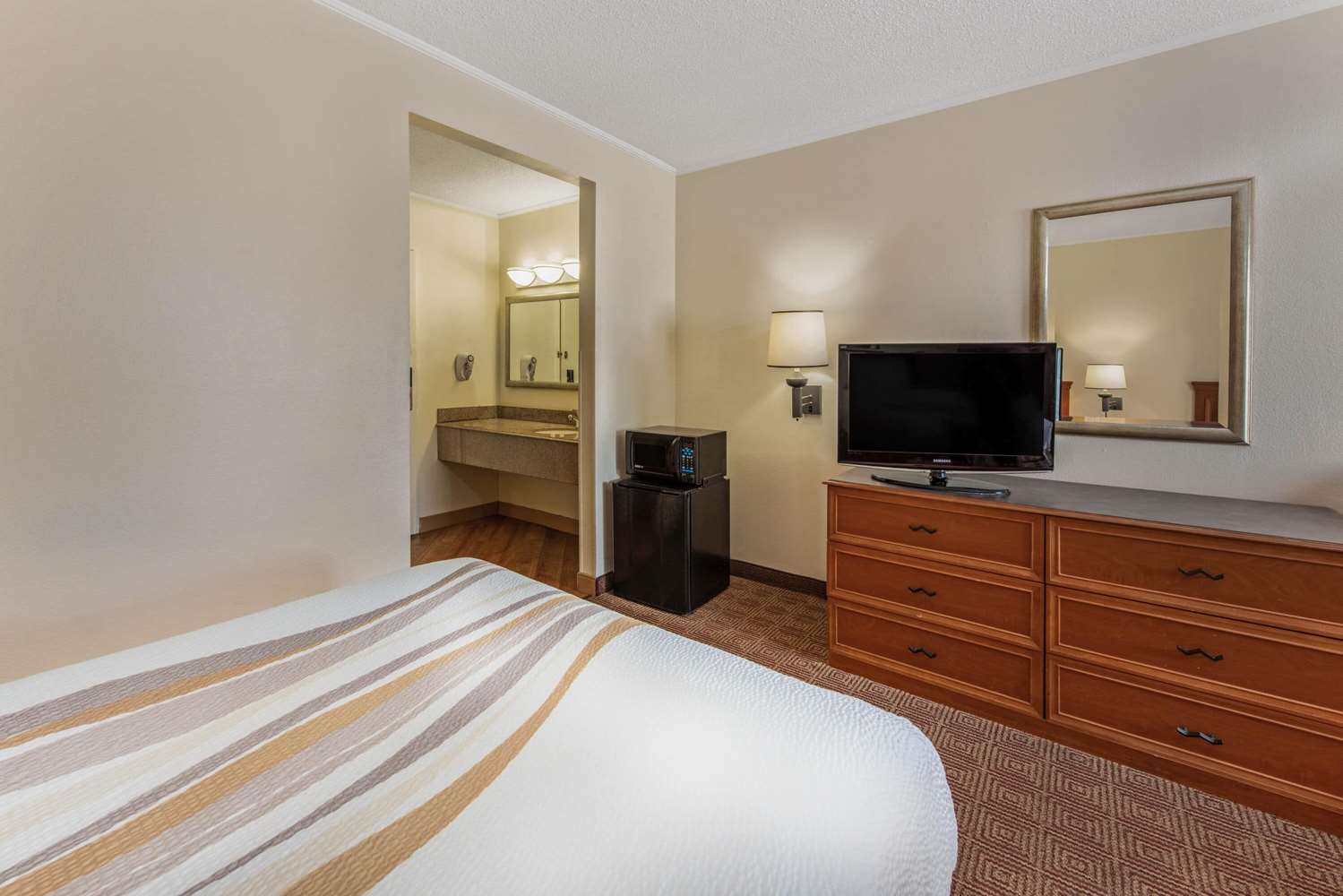 La Quinta Inn And Suites By Wyndham Tampa Brandon West 20/53