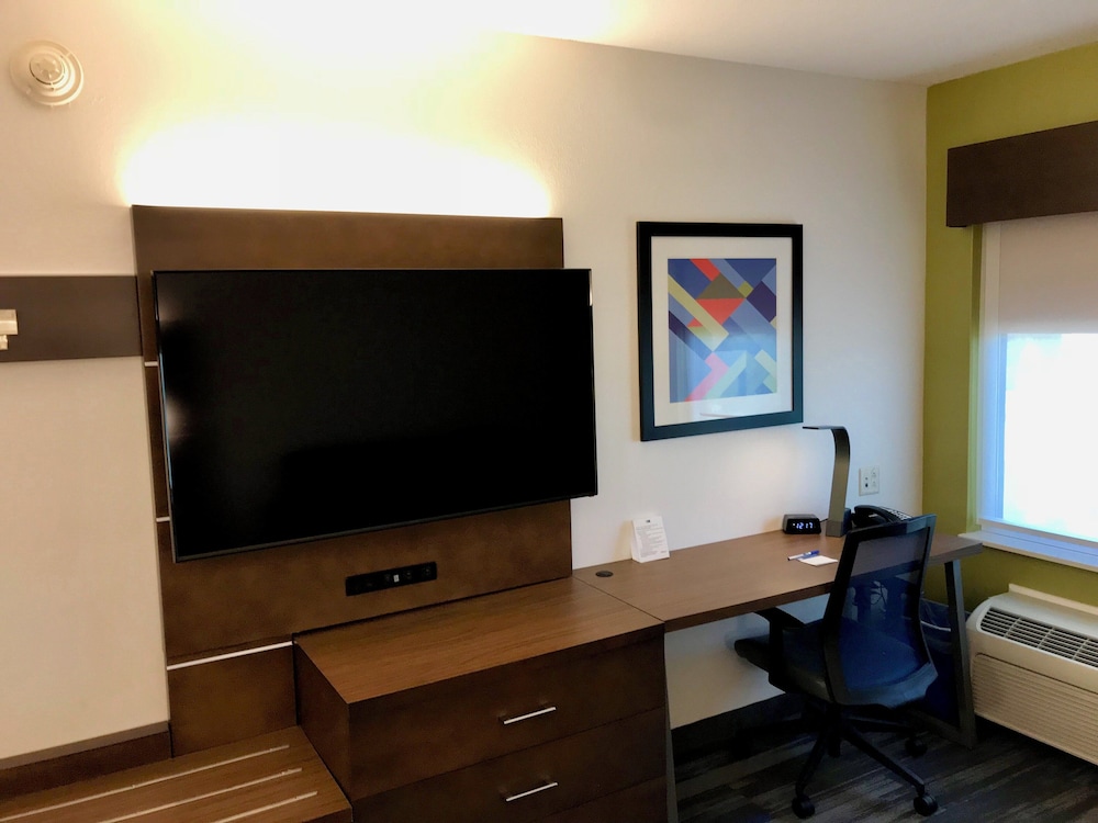 Holiday Inn Express Fishkill-Mid Hudson Valley 60/71