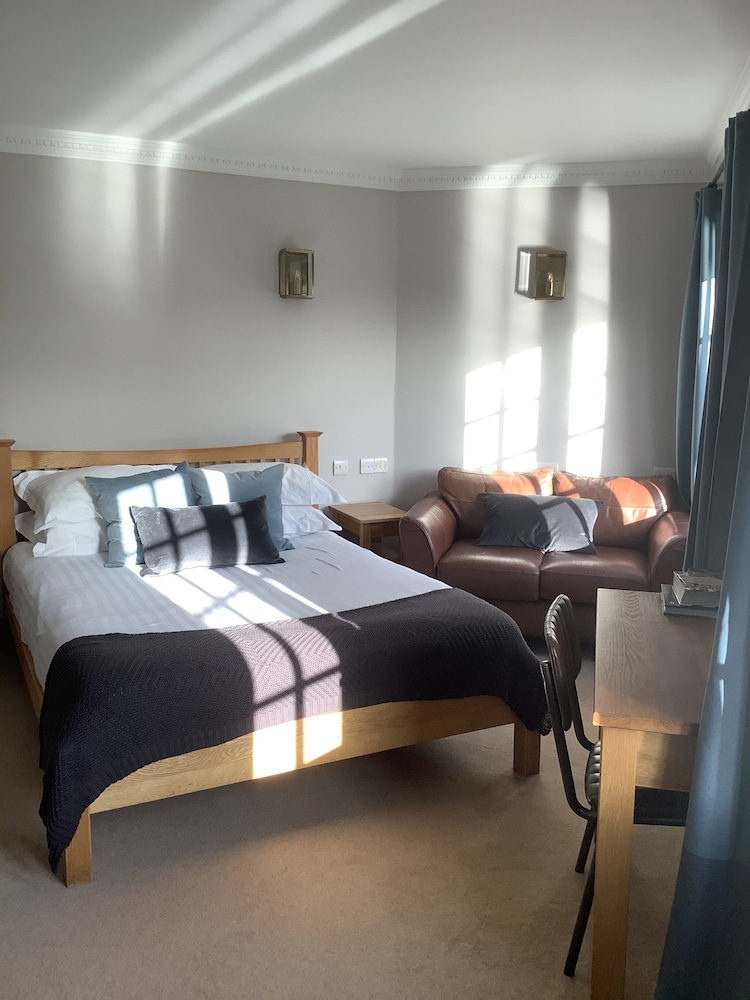 The Wharf House 13/43
