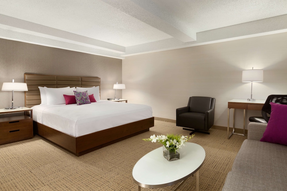 Coast Edmonton Plaza Hotel 13/41