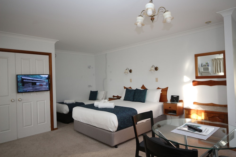 Swansea Cottages & Motel Suites 16/50