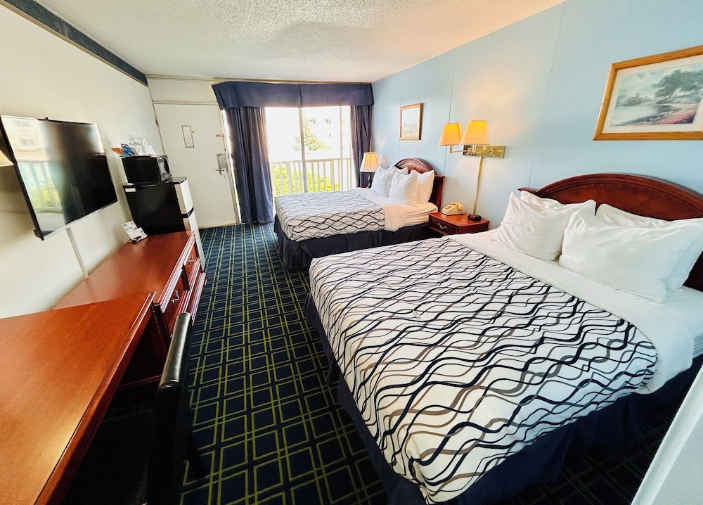 Hospitality Inn & Suites 15/37
