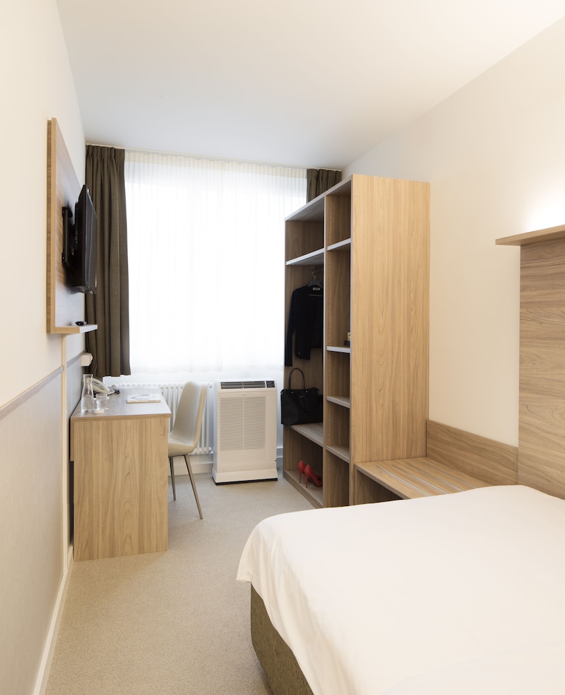 ROOM, SINGLE
