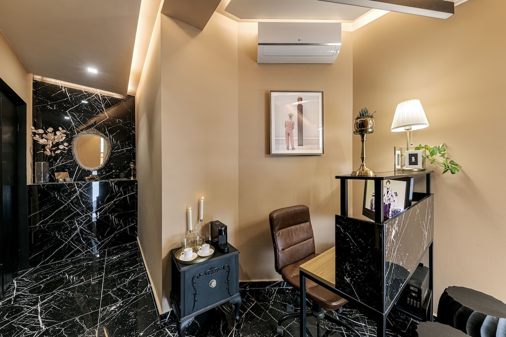Clyde Athens by Nin&Bau 44/50