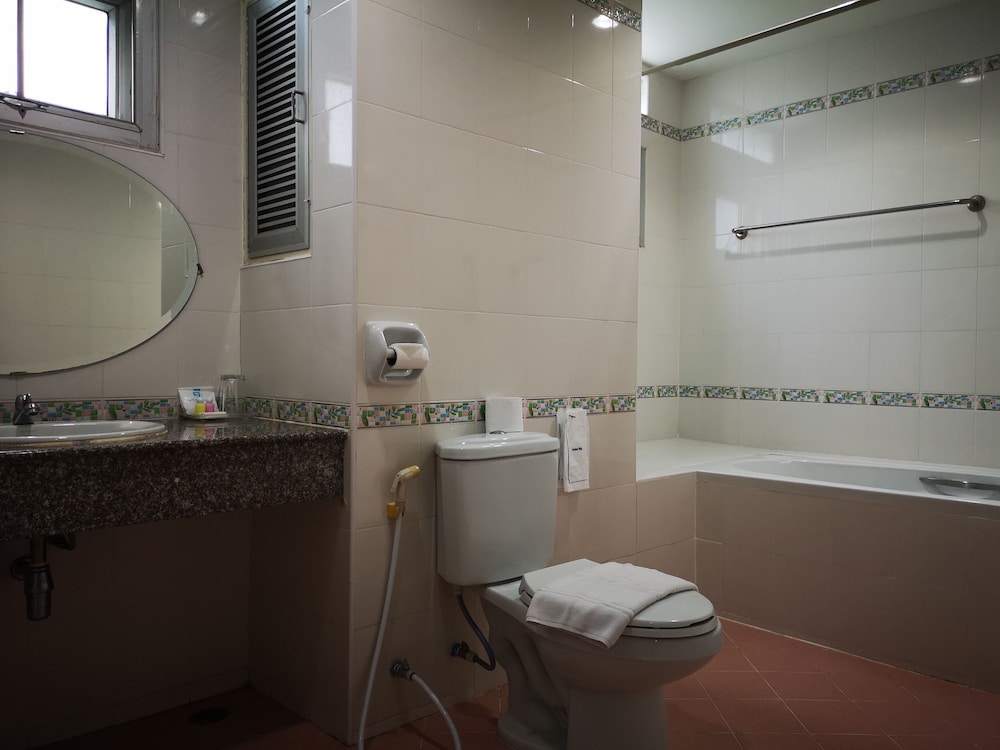 Sabai Hotel 48/50