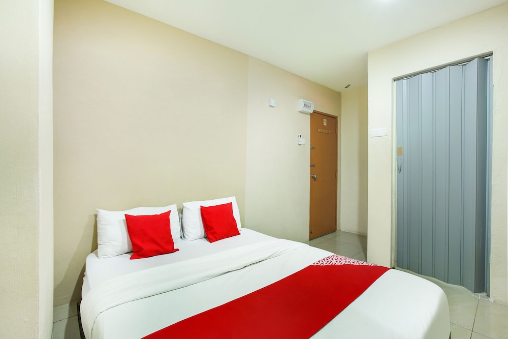 OYO 43933 Ferringhi Stay Iinn 31/57