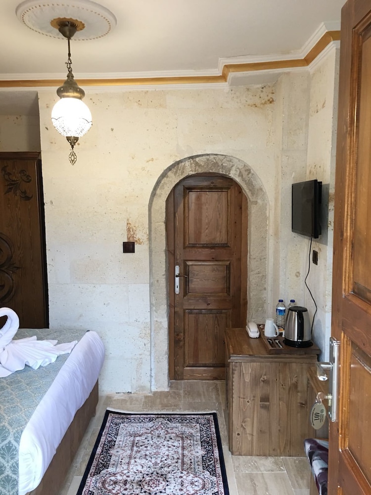 Ozbek Stone House 21/50