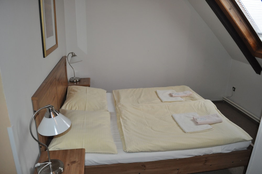 Hotel Svornost 24/72