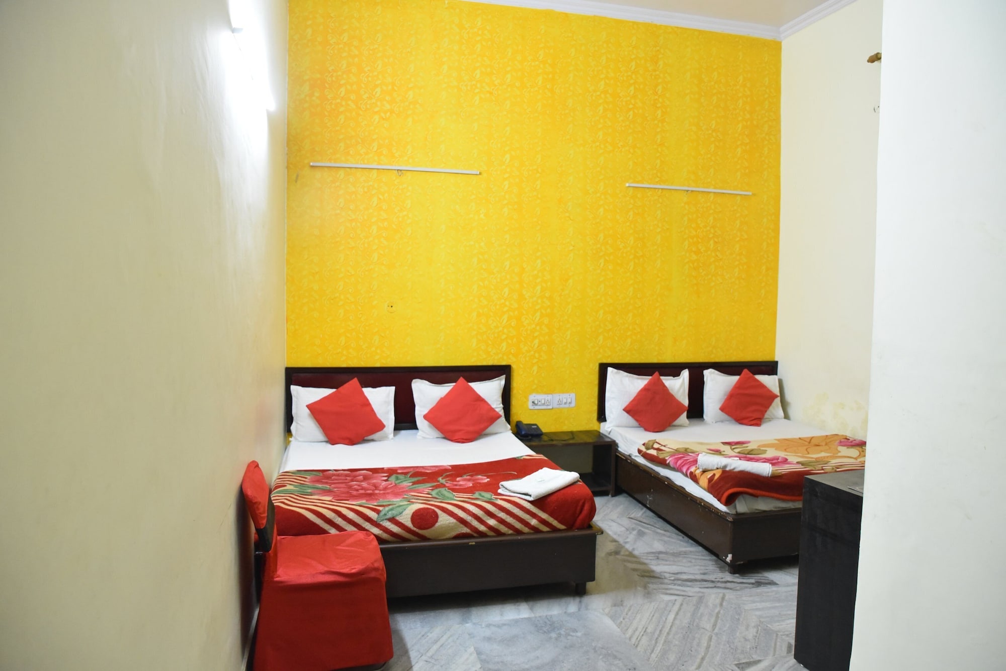 FAMILY, 2 DOUBLE BEDS, CITY VIEW