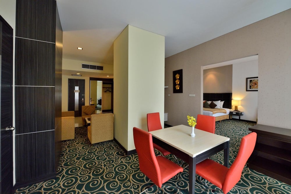 Golden Flower Hotel 31/49