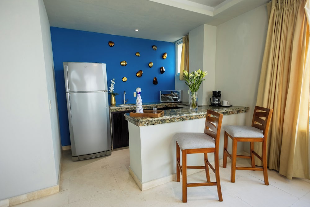 Chairs Resort By the Sea 36/49