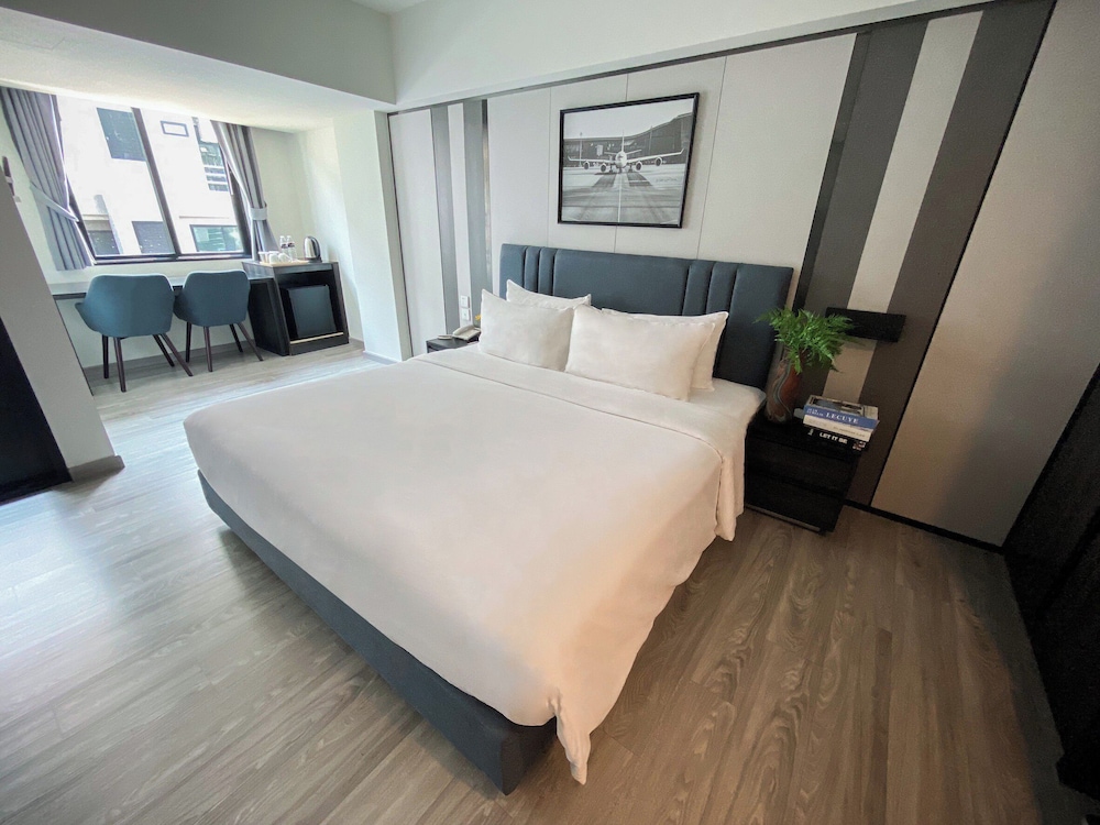 12 The Residence 6/45