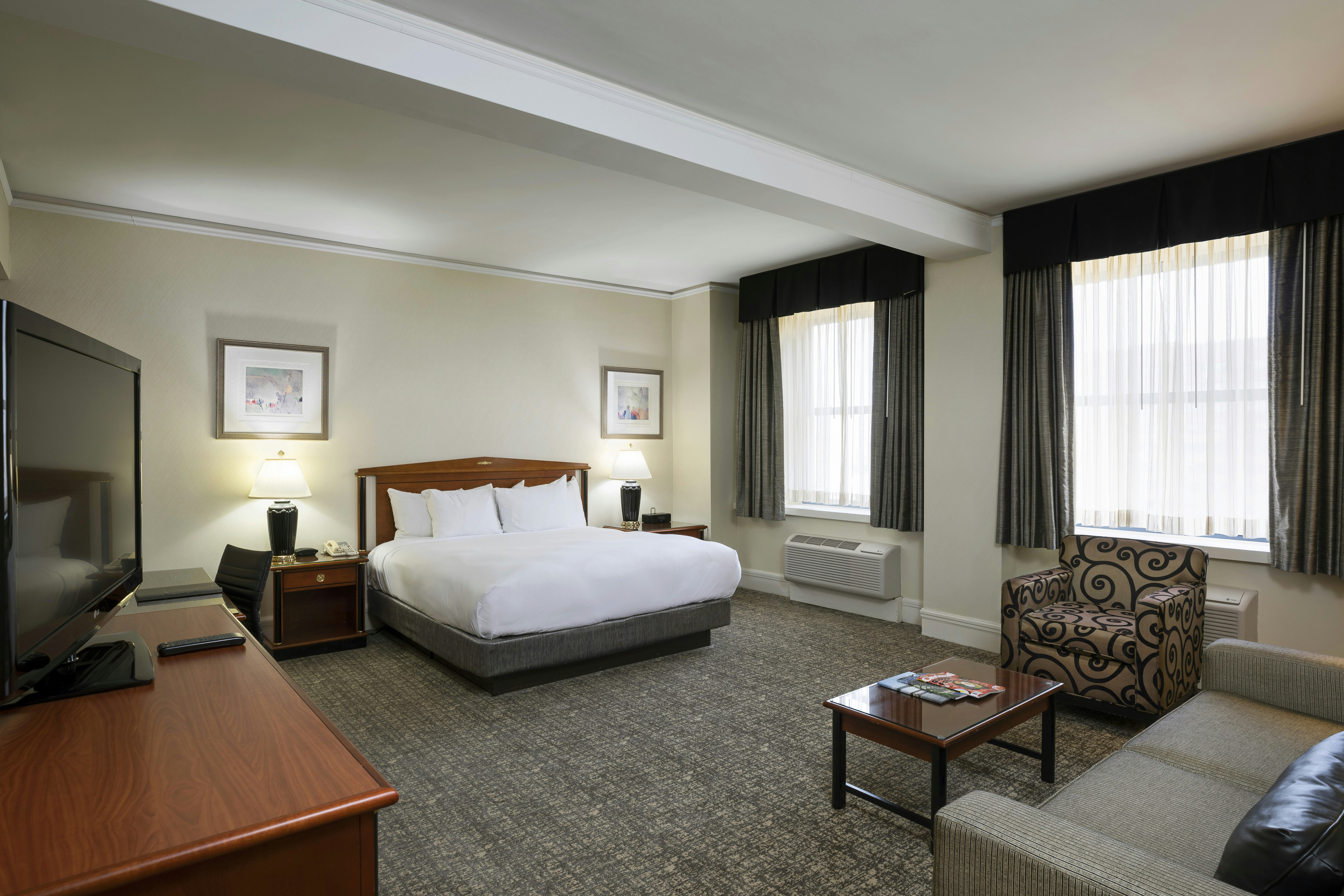 Hilton Cincinnati Netherland Plaza 8/62