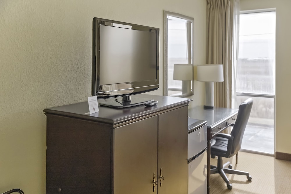 Economy Hotel Plus Wichita 14/16
