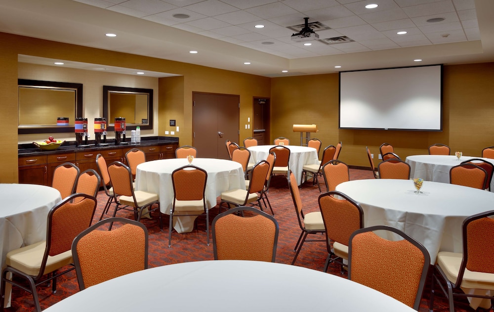 Hampton Inn Omaha/West Dodge Road (Old Mill) 39/50