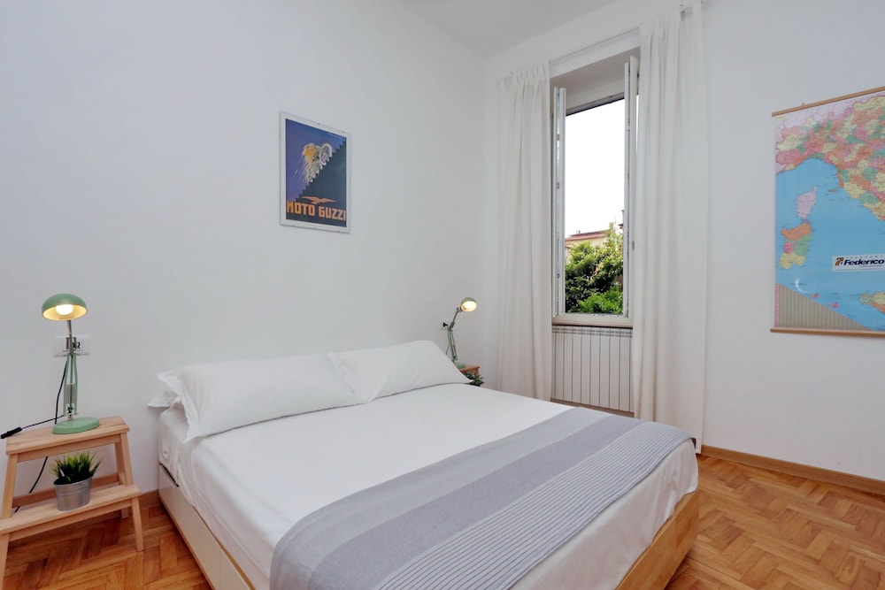 Traiano Charme - My Extra Home 4/20