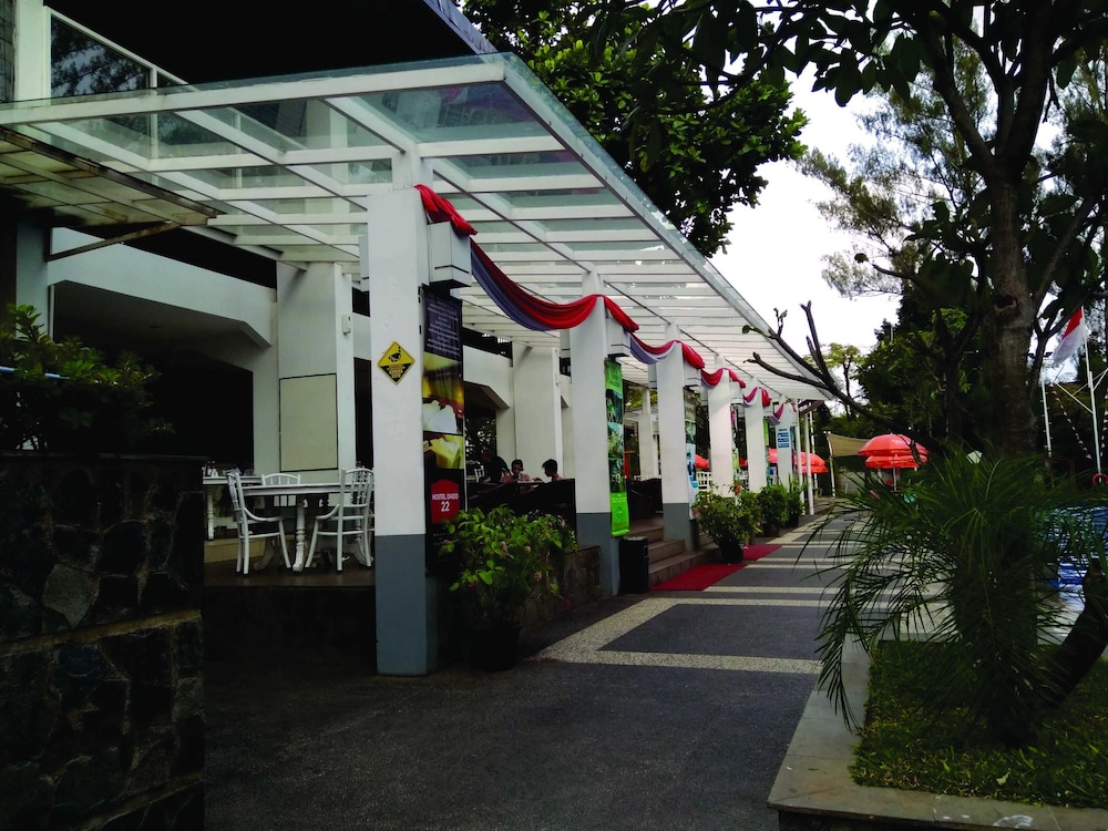 Oasis Siliwangi Sport Hotel 4/48