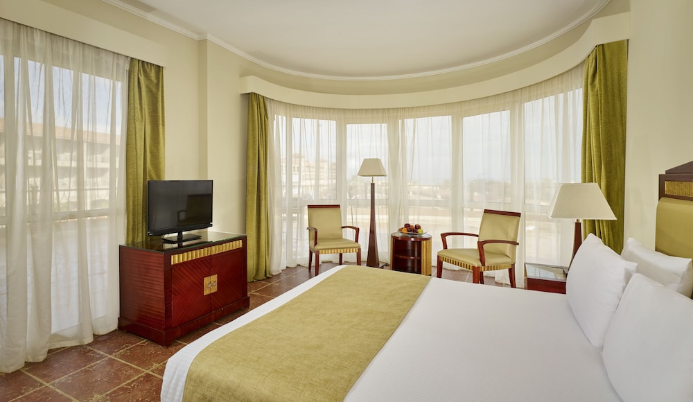 Coral Sea Beach Resort & Aqua Park 11/50