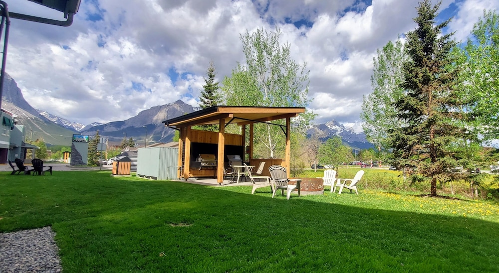 Sunset Mountain Inn and Spa 46/50