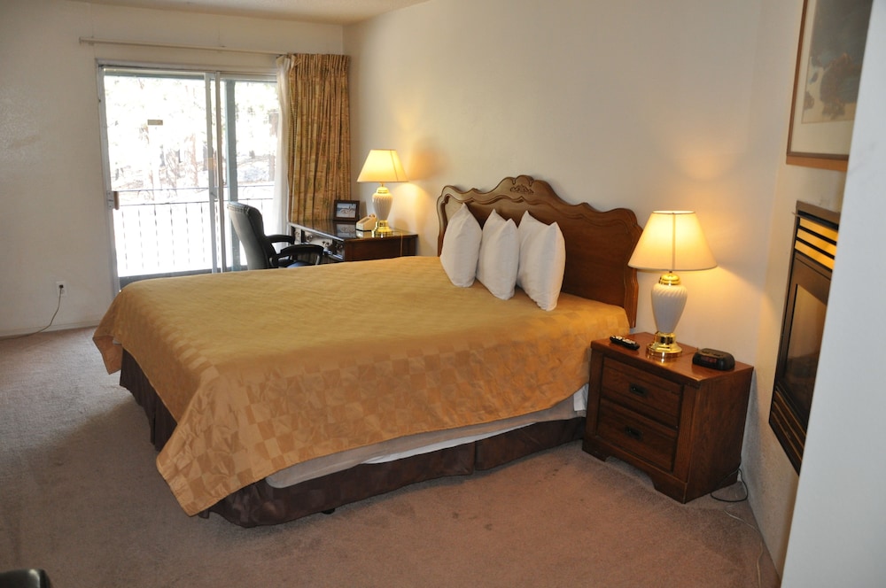 Cedar Inn & Suites 26/64