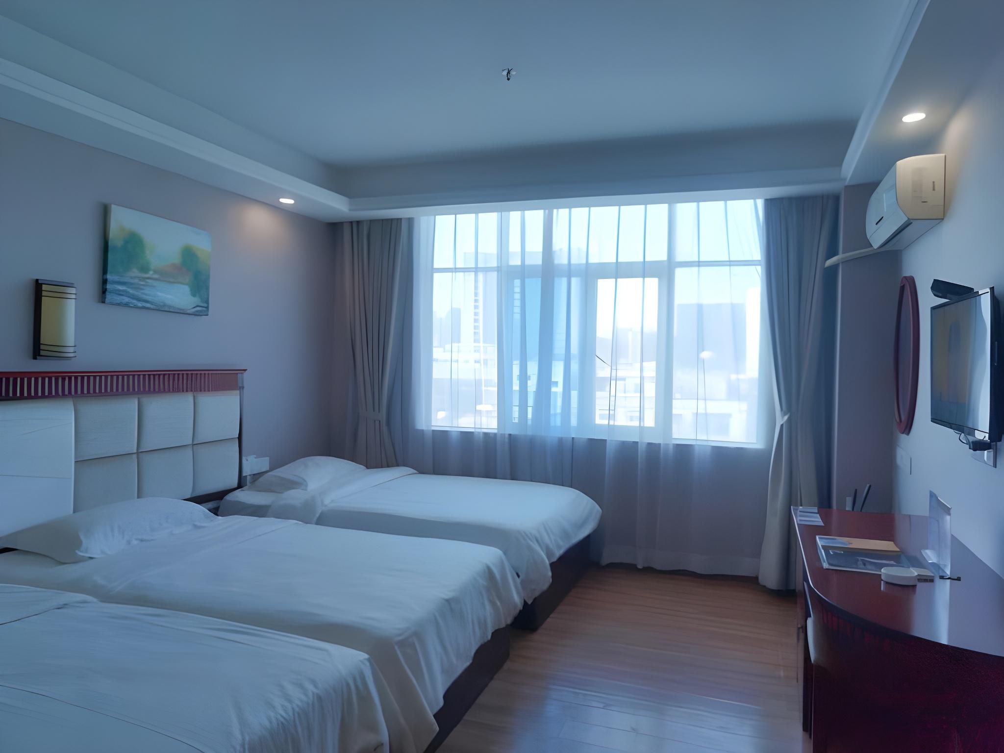 ROOM, TRIPLE