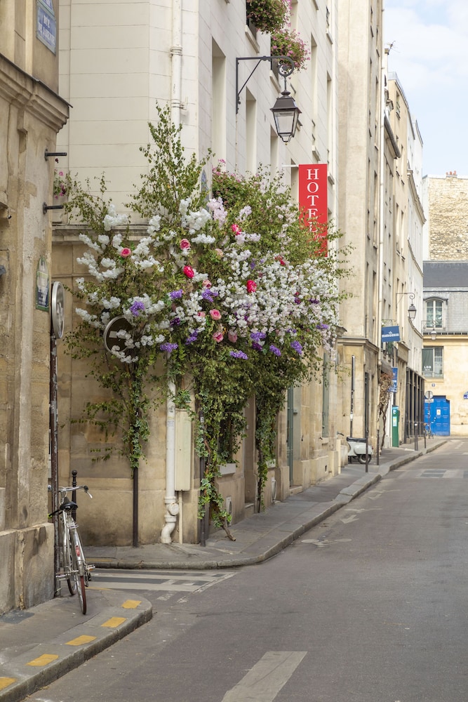 Hotel Jeanne D Arc Le Marais 48/52