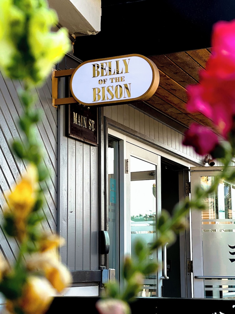 Edgewater Hotel 5/66