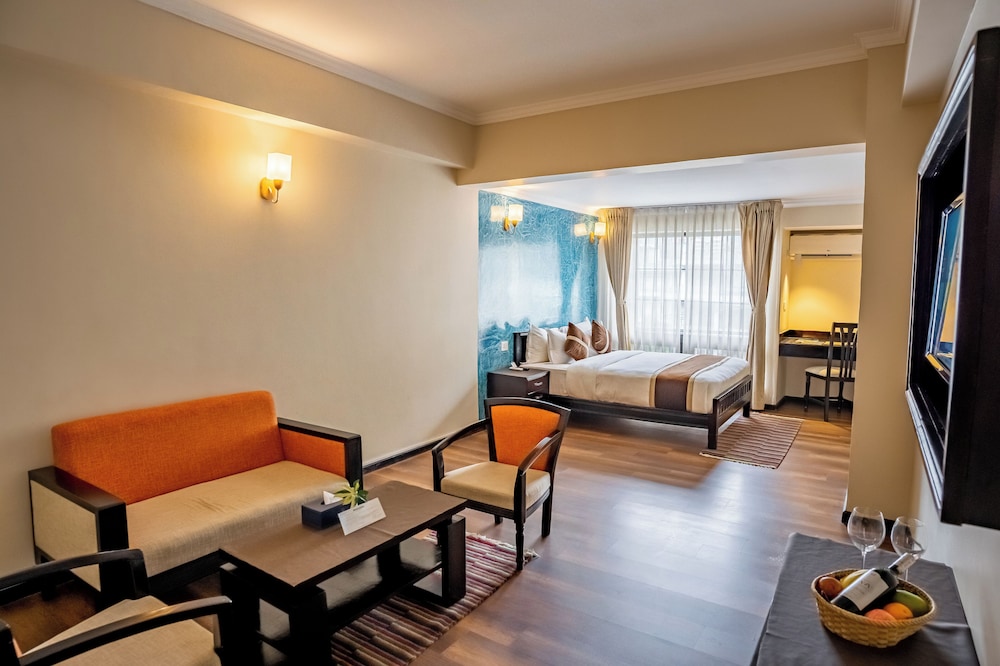 Hotel Sarowar 35/50