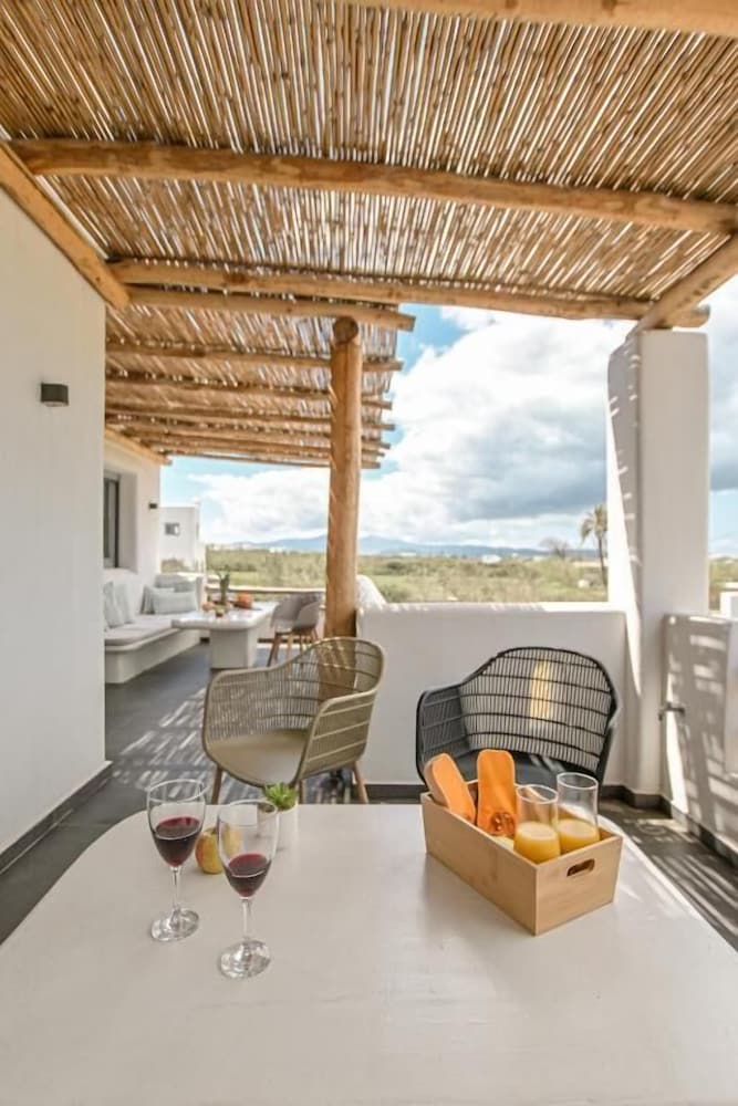 White Cocoon Exclusive villas 60/68