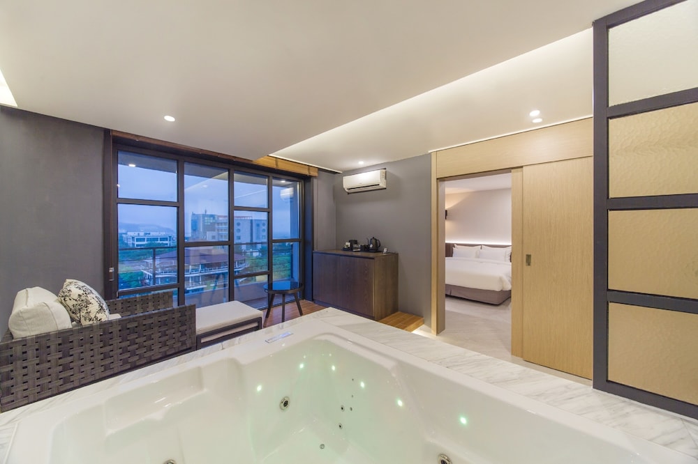 Dignity Hotel 30/70