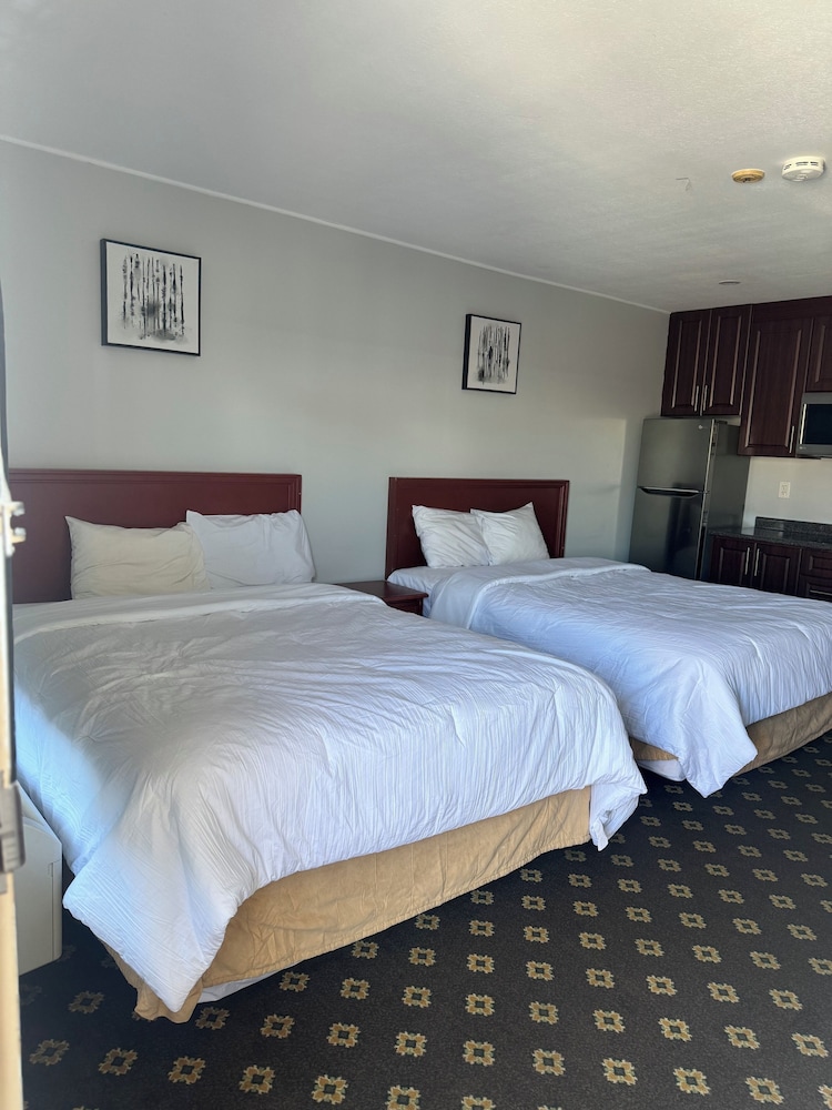 Niagara Lodge Suites 18/68