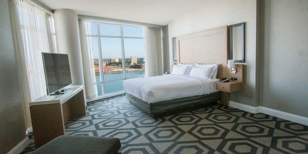 Deluxe, Suite, King Bed, Augustus Tower