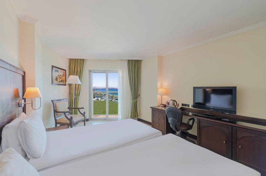 Standard, Twin Beds, Lateral Side Sea View, Smoking