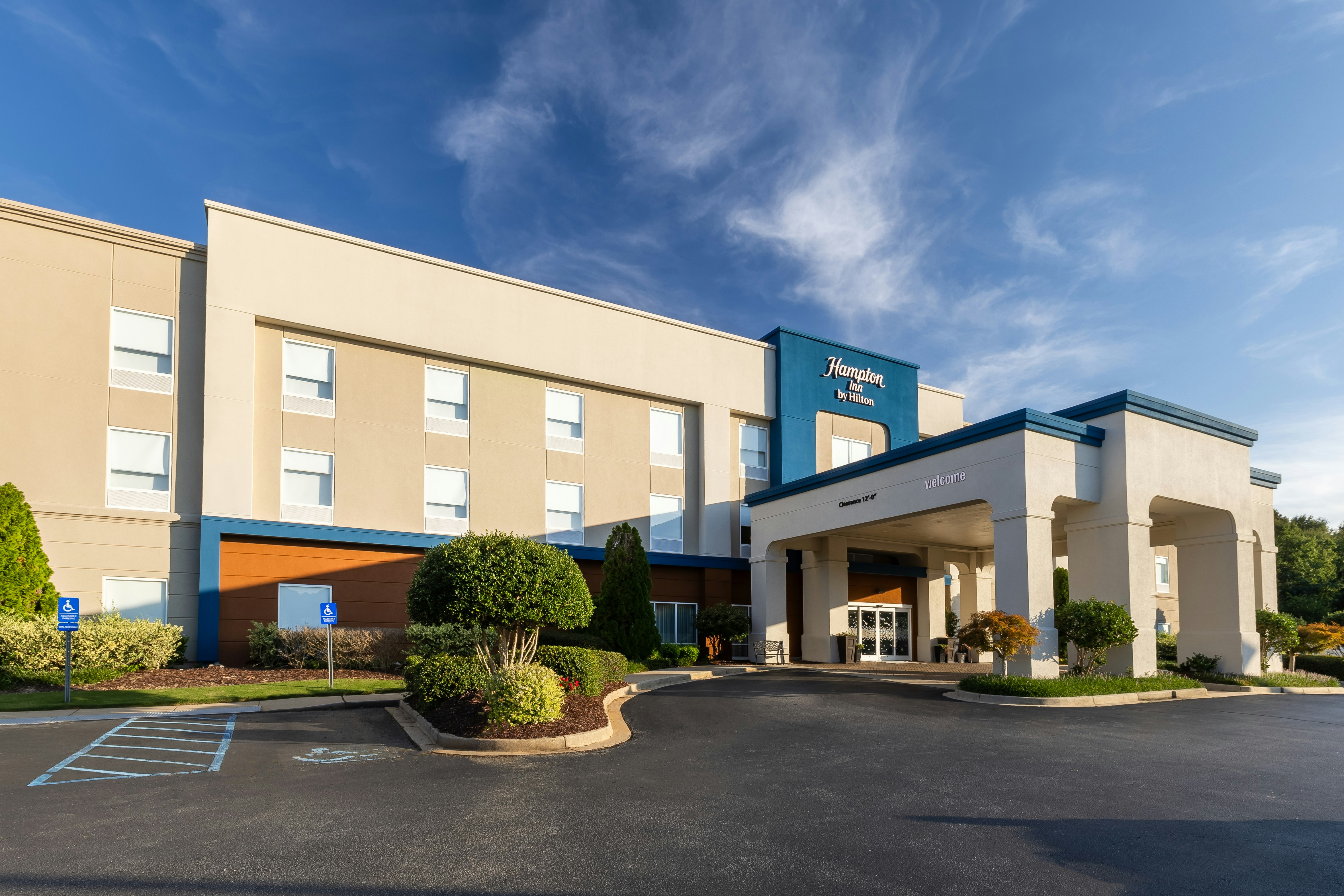 Hampton Inn Easley 64/72
