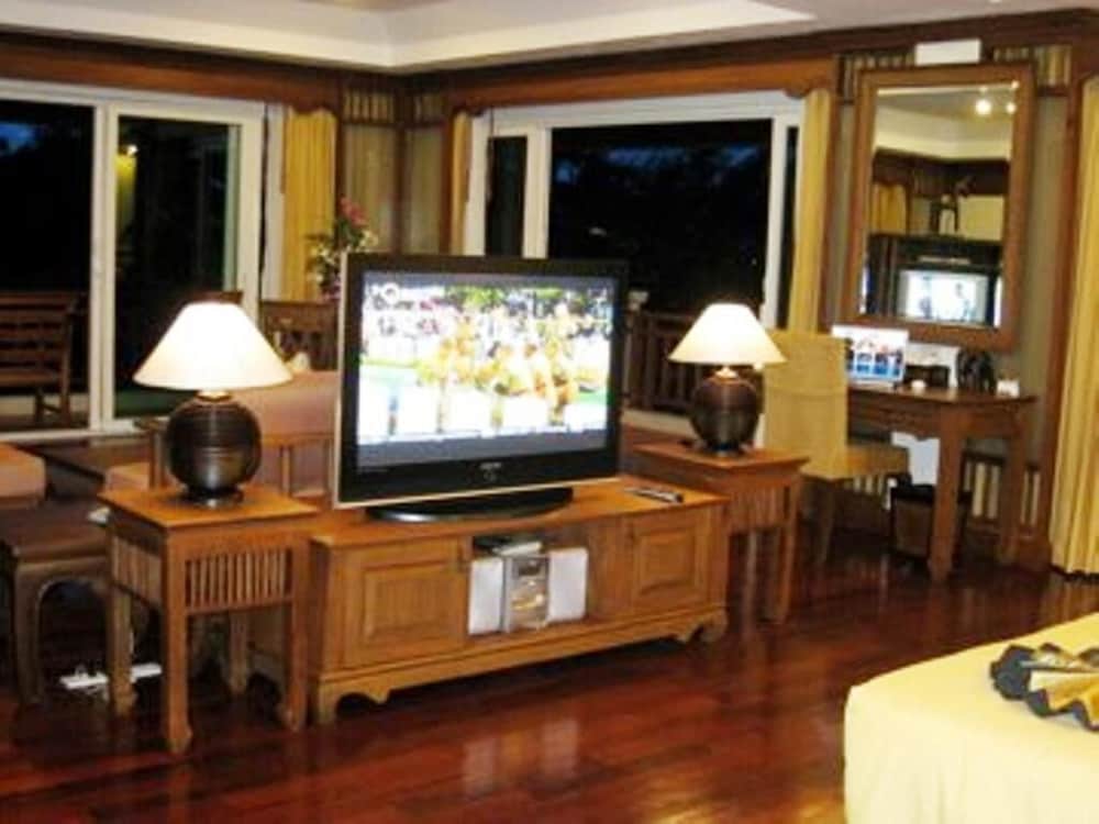 Avalon Beach Resort 63/74