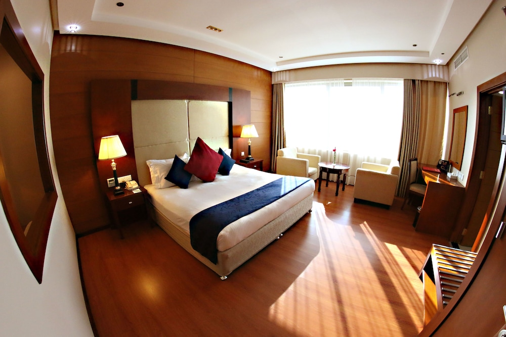 Diva Hotel 9/50