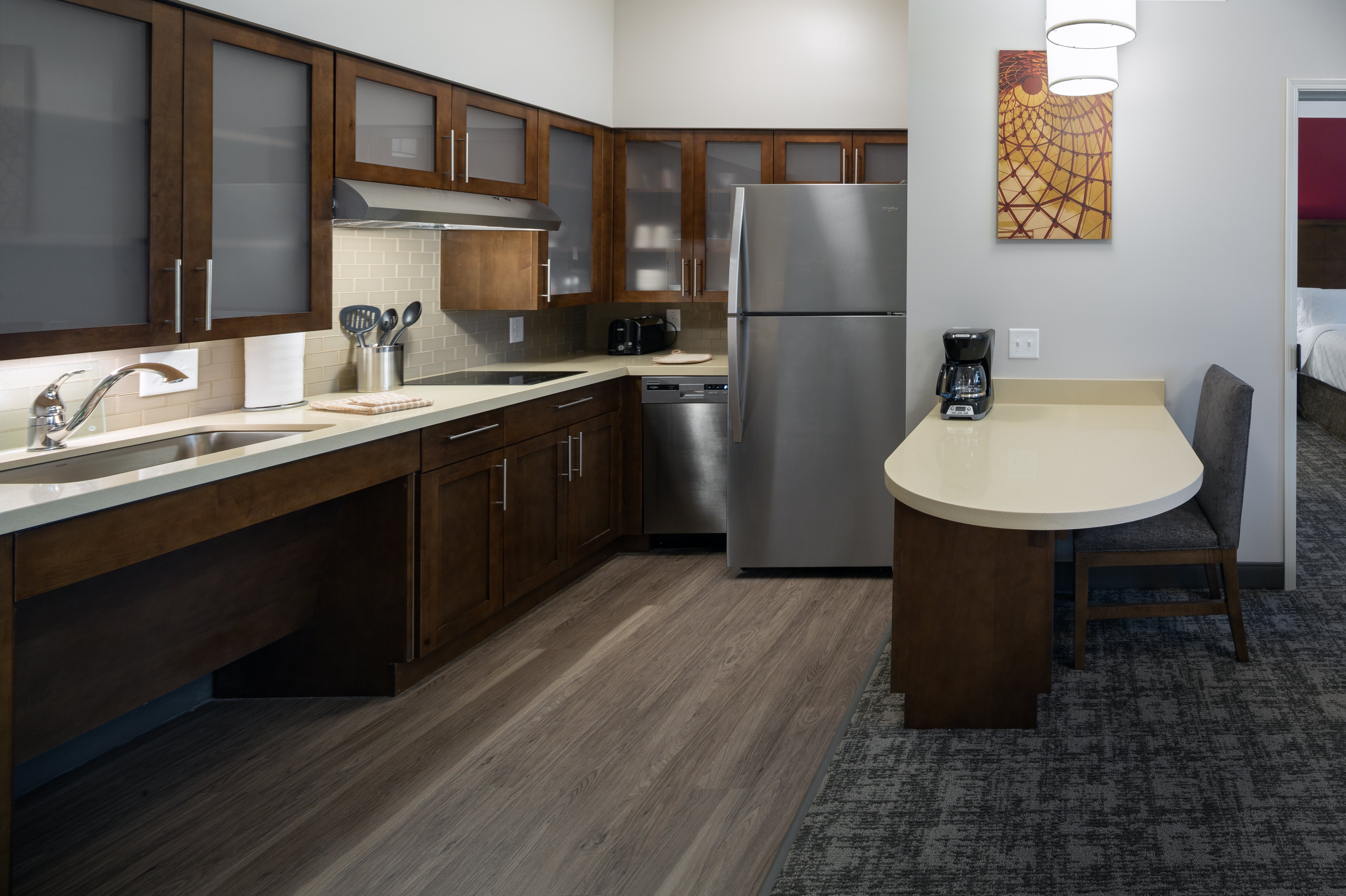 Staybridge Suites Phoenix Biltmore Area 55/56