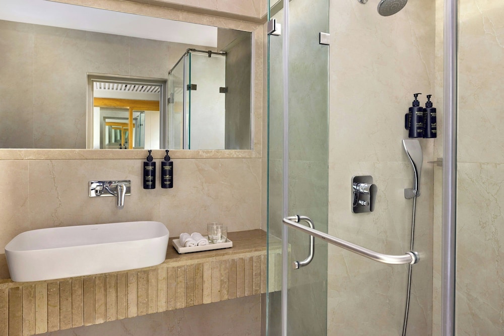 Hotel Midtown Pritam 56/58