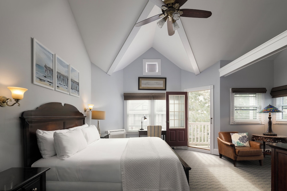 Crowne Pointe Historic Inn Spa 33/75