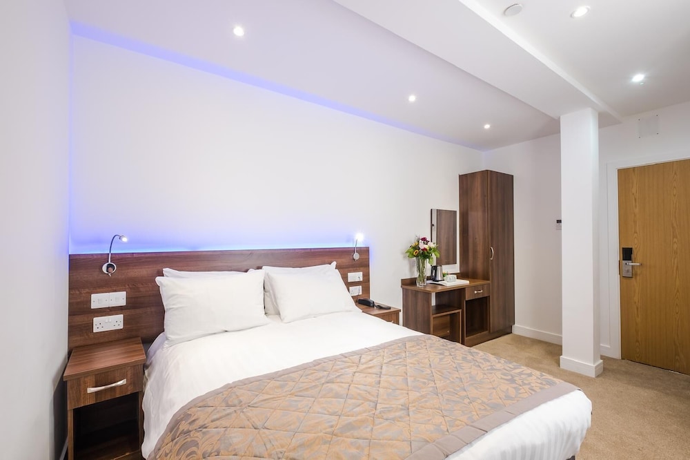 Signature Hotel London 16/50
