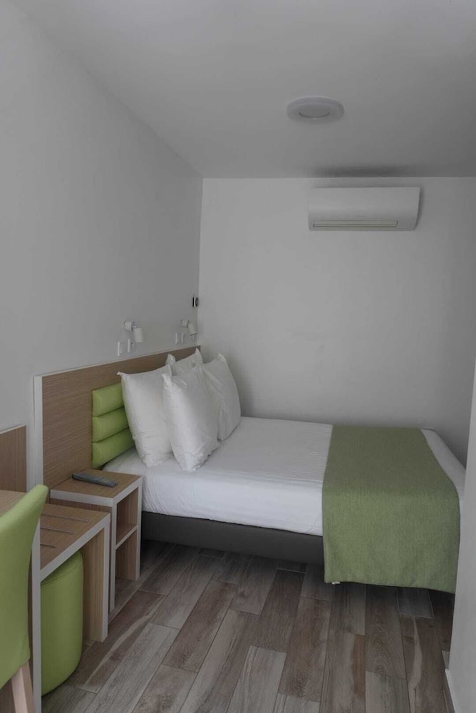 HOTEL DE LA HERSE D'OR 26/67